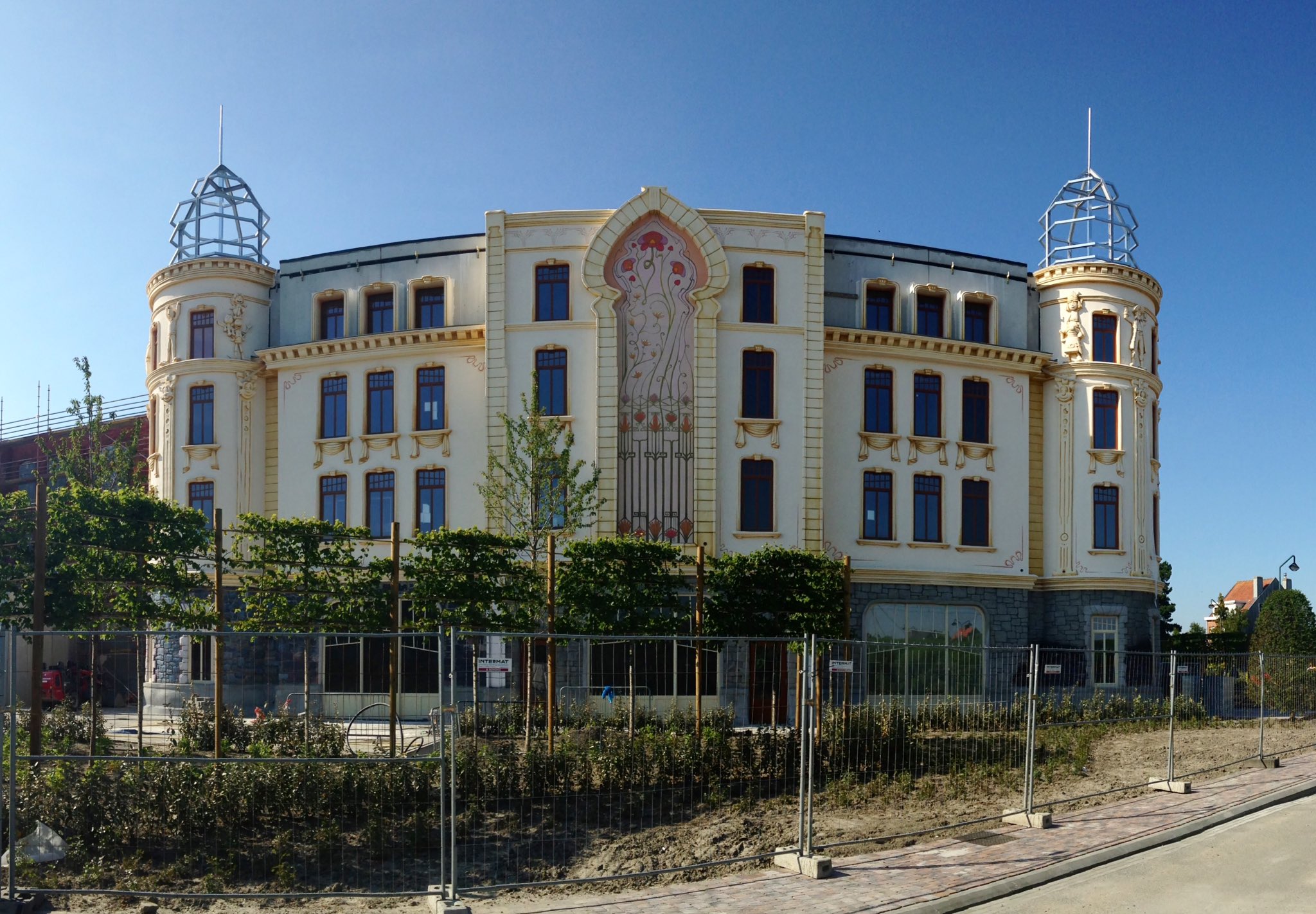 Naam:     hotel.jpg
Bekeken:  4048
Groote:   505,2 KB